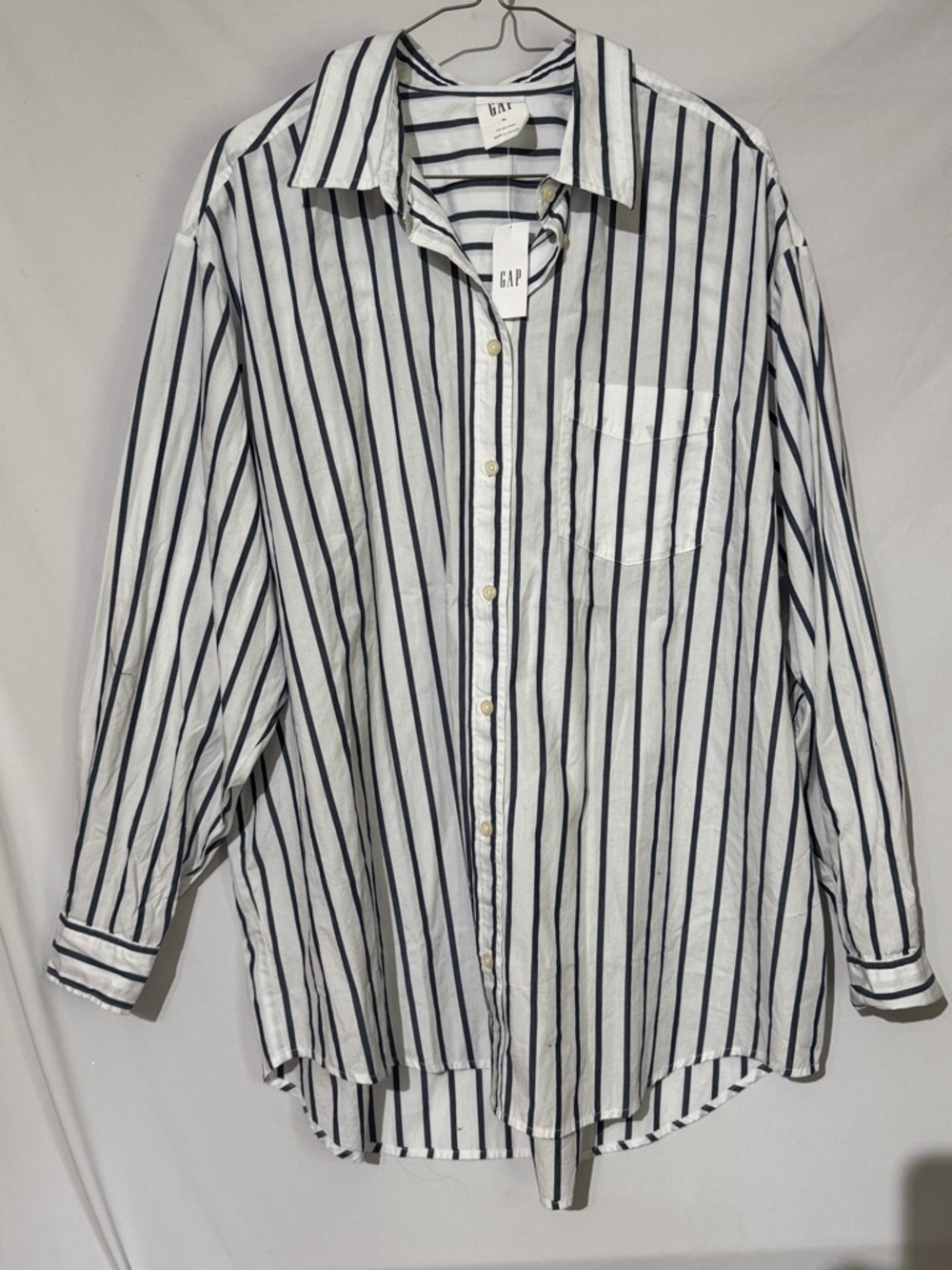 GAP ✨The BIG Shirt✨ NWT Women’s White and Navy Vertical Stripe Button-Down Shirt